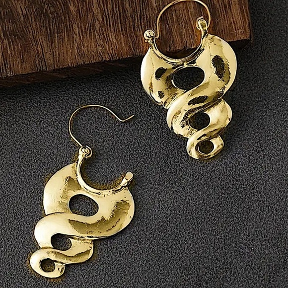 Gold Swirl Boho Earrings Geometric Irregular Dangle - Picture 2 of 3